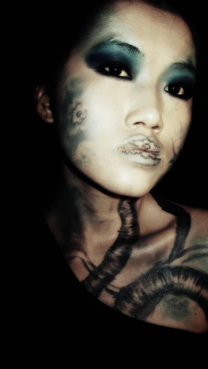 Tattoo lady by ~maikuechang on